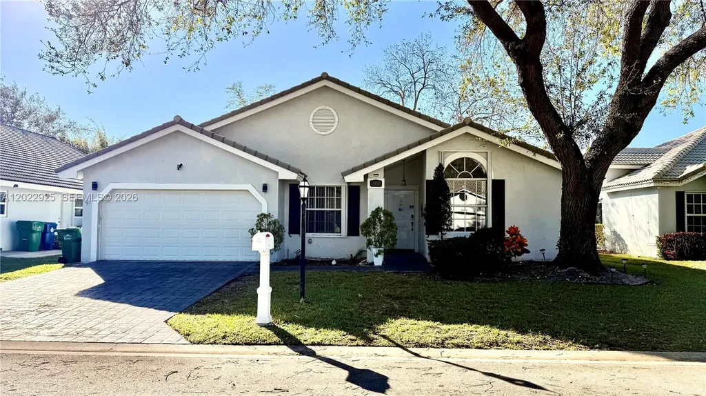 5470 Pine Circle Coral Springs FL 33067