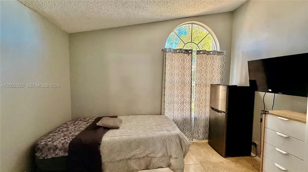 5470 Pine Circle Coral Springs FL 33067