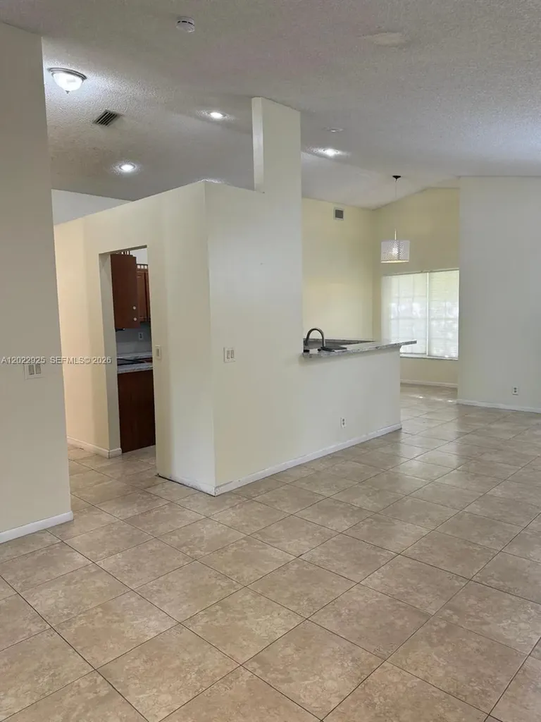 5470 Pine Circle Coral Springs FL 33067