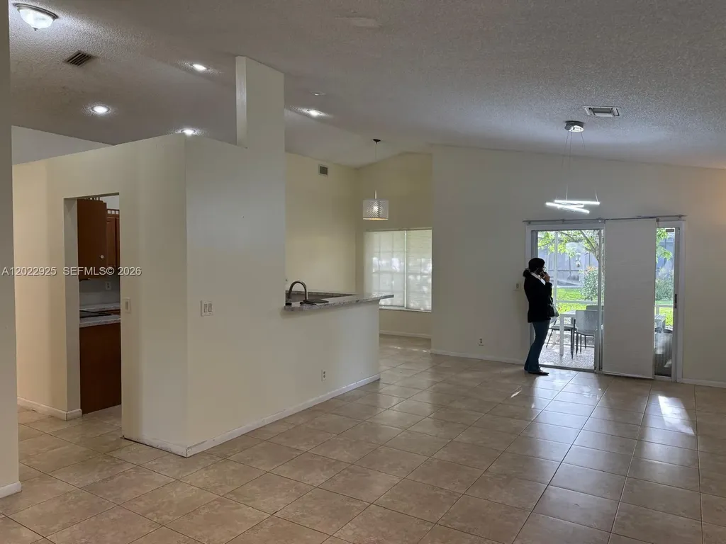 5470 Pine Circle Coral Springs FL 33067