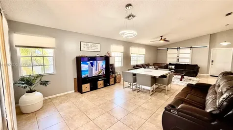 5470 Pine Circle Coral Springs FL 33067