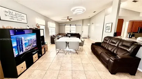 5470 Pine Circle Coral Springs FL 33067