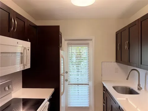 10001 W Bay Harbor Drive Bay Harbor Islands FL 33154