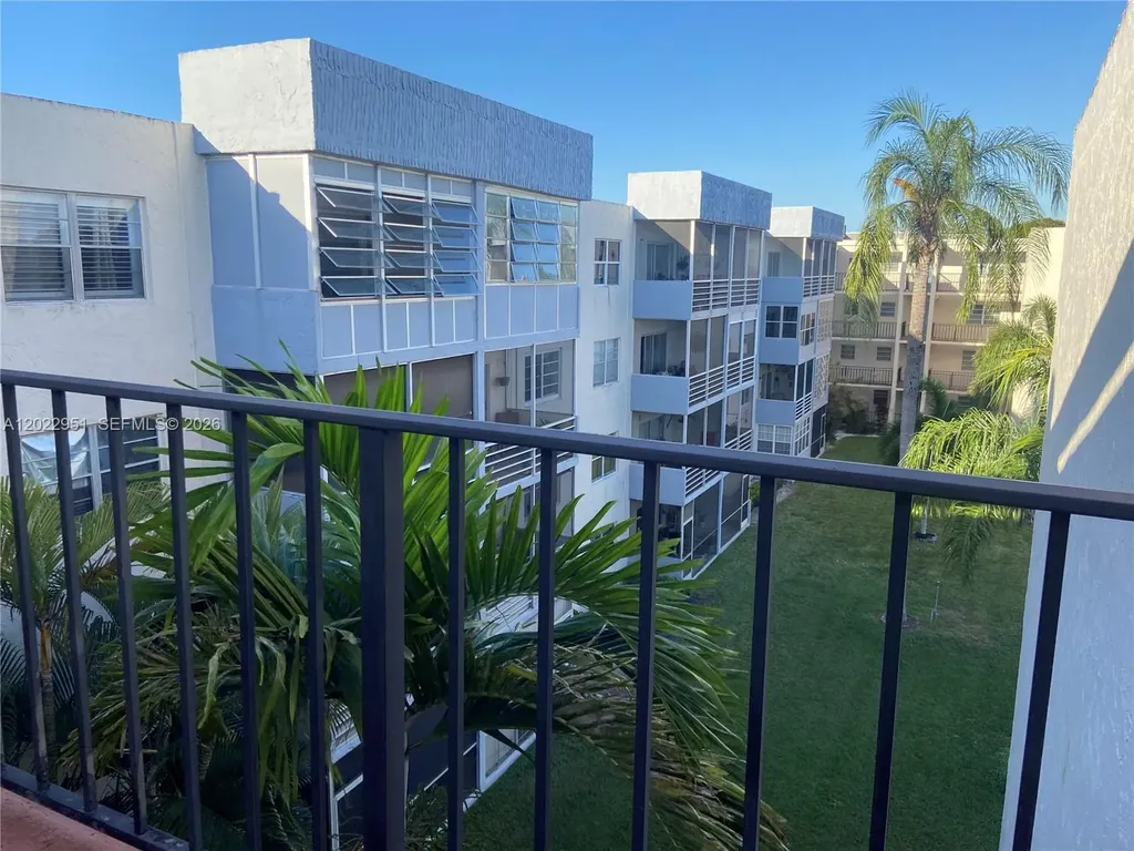 7502 NW 30th Place Sunrise FL 33313
