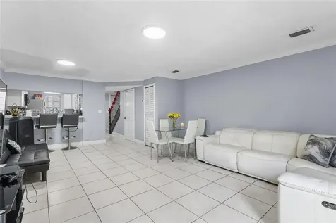 8454 NW 8th Street Miami FL 33126