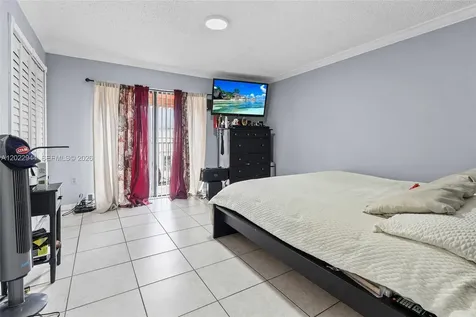 8454 NW 8th Street Miami FL 33126