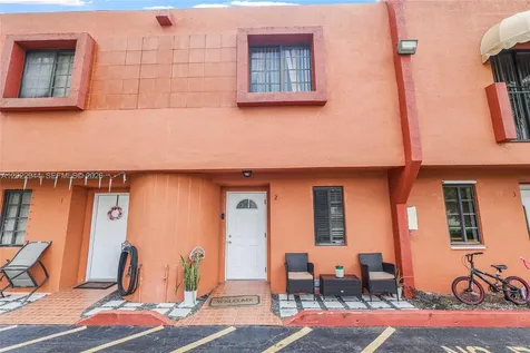 8454 NW 8th Street Miami FL 33126