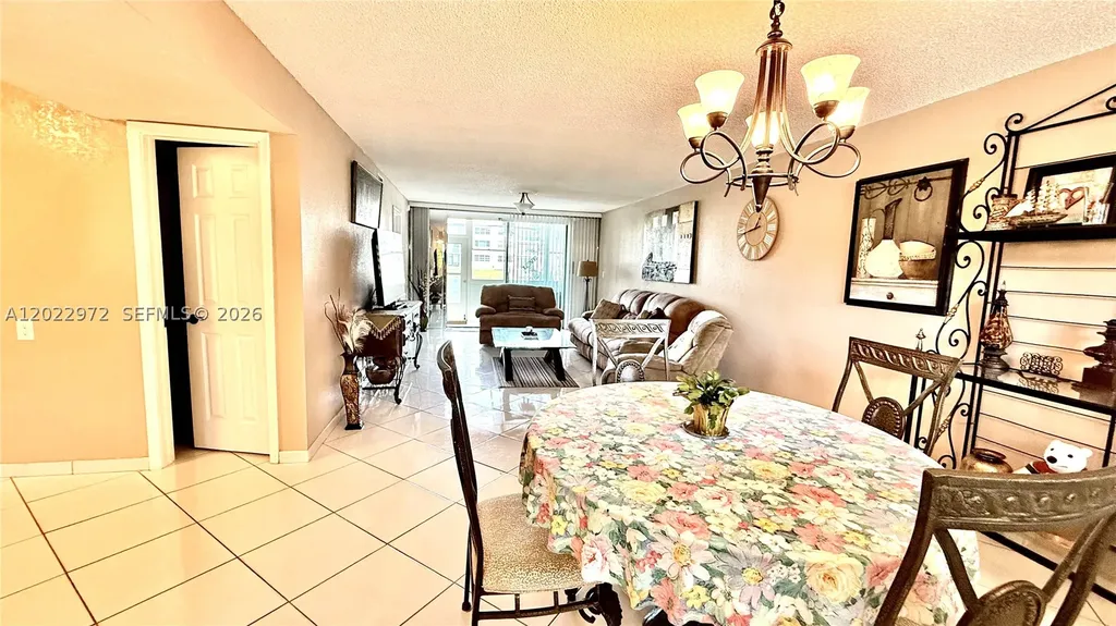 8961 S Hollybrook Boulevard Pembroke Pines FL 33025