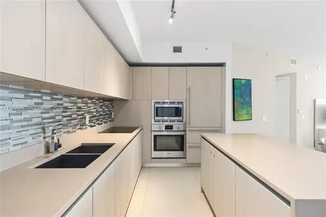 4111 S Ocean Drive Hollywood FL 33019