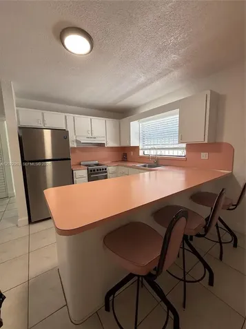 1046 NW 33rd Avenue Miami FL 33125