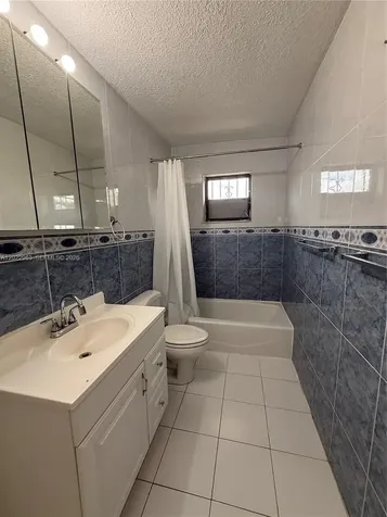 1046 NW 33rd Avenue Miami FL 33125