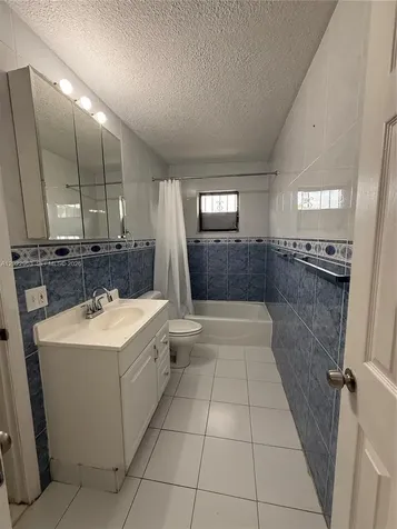 1046 NW 33rd Avenue Miami FL 33125
