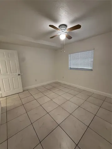 1046 NW 33rd Avenue Miami FL 33125