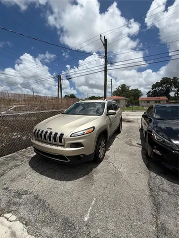 1046 NW 33rd Avenue Miami FL 33125
