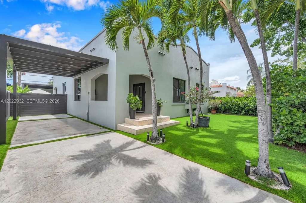 1852 SW 10th Street Miami FL 33135