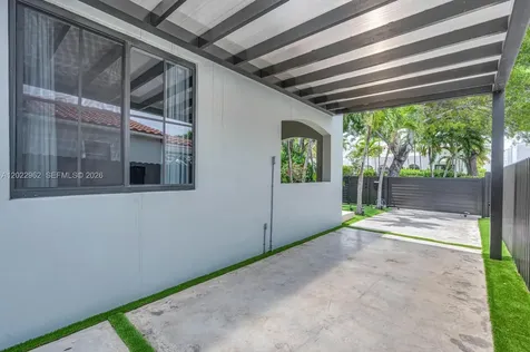 1852 SW 10th Street Miami FL 33135