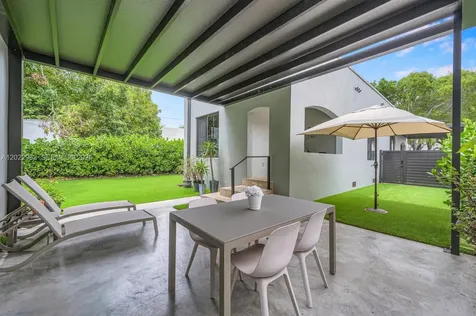 1852 SW 10th Street Miami FL 33135