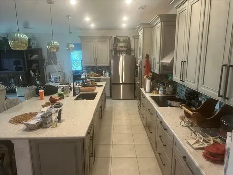 225 SW 31st Place Cape Coral FL 33991