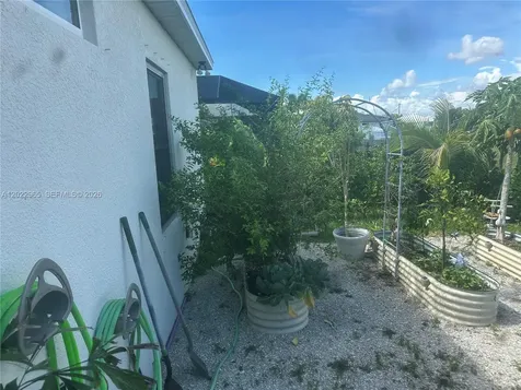 225 SW 31st Place Cape Coral FL 33991