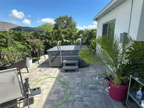 225 SW 31st Place Cape Coral FL 33991
