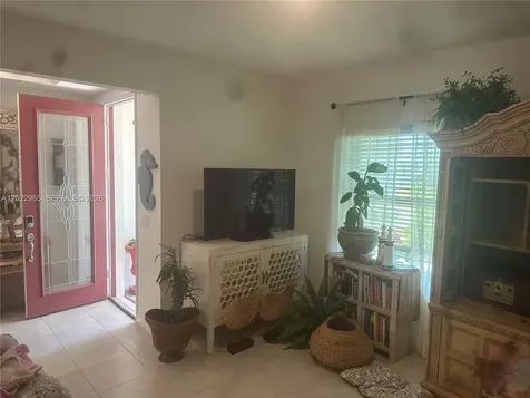 225 SW 31st Place Cape Coral FL 33991