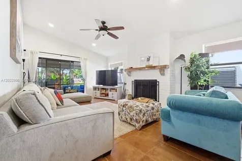 575 Lakeside Circle Sunrise FL 33326
