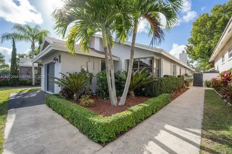 575 Lakeside Circle Sunrise FL 33326