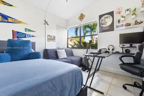 575 Lakeside Circle Sunrise FL 33326
