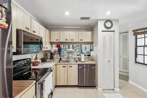 8927 W Sunrise Boulevard Plantation FL 33322