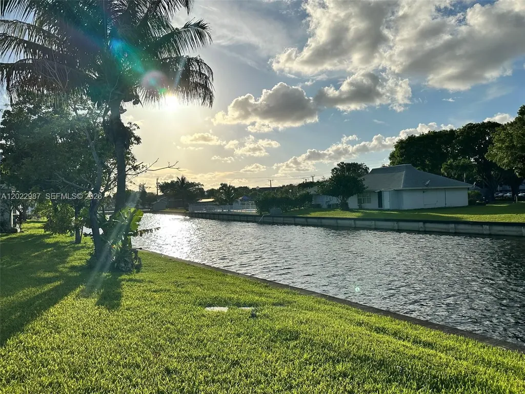 8309 NW 59th Place Tamarac FL 33321