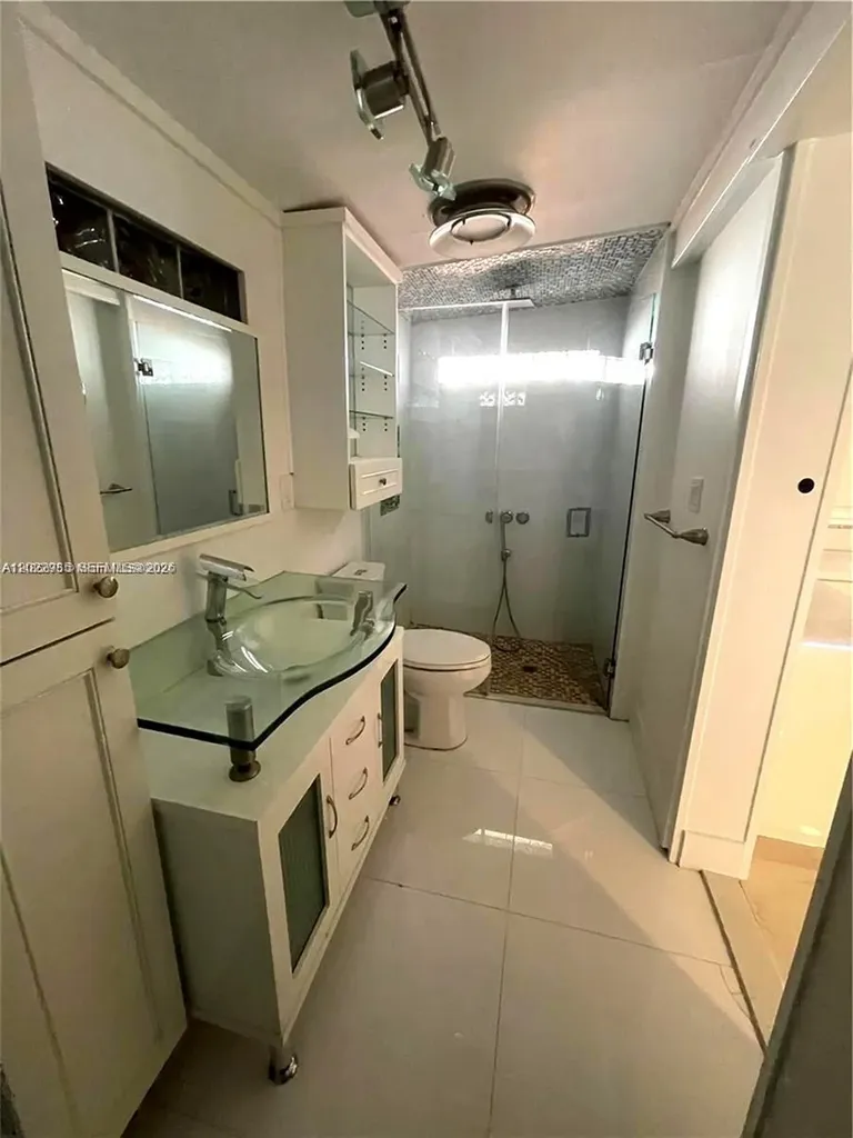 1310 N 70th Way Hollywood FL 33024