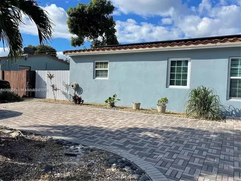 1310 N 70th Way Hollywood FL 33024