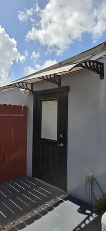 1310 N 70th Way Hollywood FL 33024