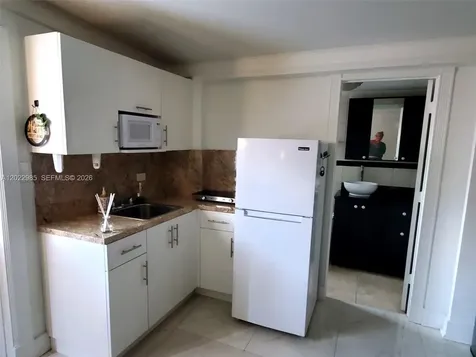 1310 N 70th Way Hollywood FL 33024