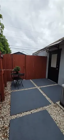 1310 N 70th Way Hollywood FL 33024