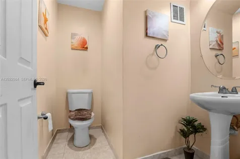 881 NW 208th Drive Pembroke Pines FL 33029