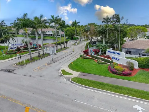 881 NW 208th Drive Pembroke Pines FL 33029