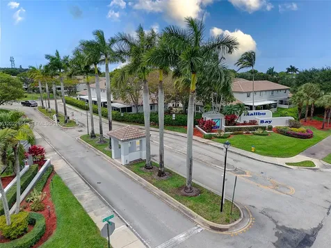 881 NW 208th Drive Pembroke Pines FL 33029
