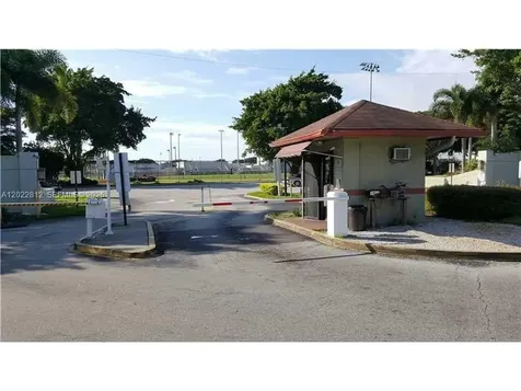 212 Lake Pointe Drive Oakland Park FL 33309