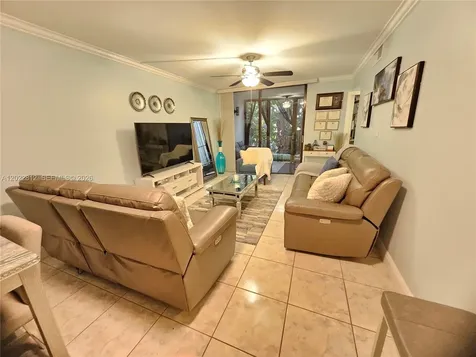 212 Lake Pointe Drive Oakland Park FL 33309