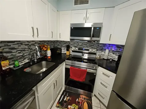 212 Lake Pointe Drive Oakland Park FL 33309