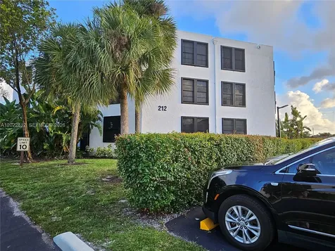 212 Lake Pointe Drive Oakland Park FL 33309