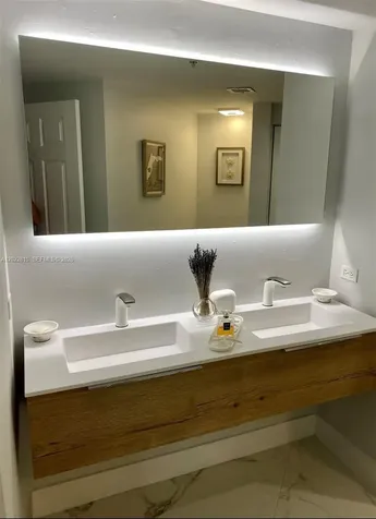 17125 N Bay Road Sunny Isles Beach FL 33160