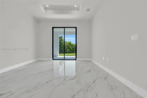 1413 NE 4th Place Cape Coral FL 33909