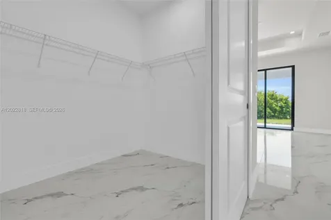 1413 NE 4th Place Cape Coral FL 33909
