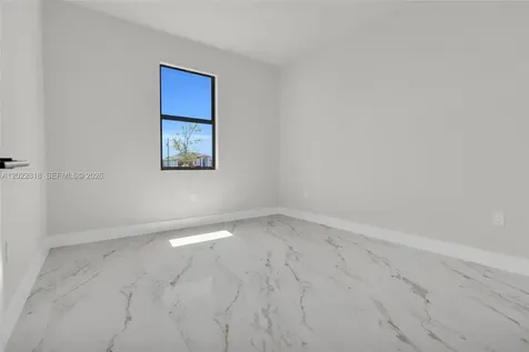 1413 NE 4th Place Cape Coral FL 33909
