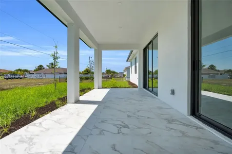 1413 NE 4th Place Cape Coral FL 33909