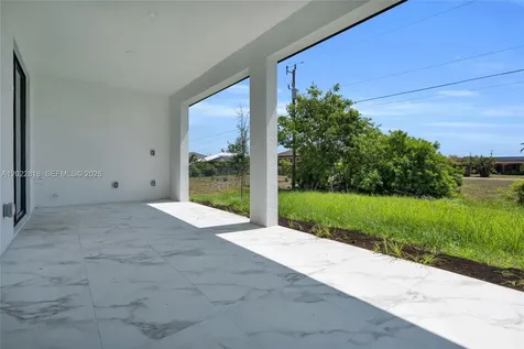 1413 NE 4th Place Cape Coral FL 33909