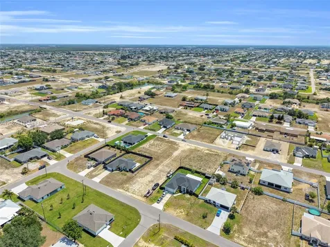 1413 NE 4th Place Cape Coral FL 33909
