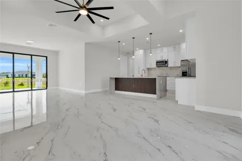 1413 NE 4th Place Cape Coral FL 33909